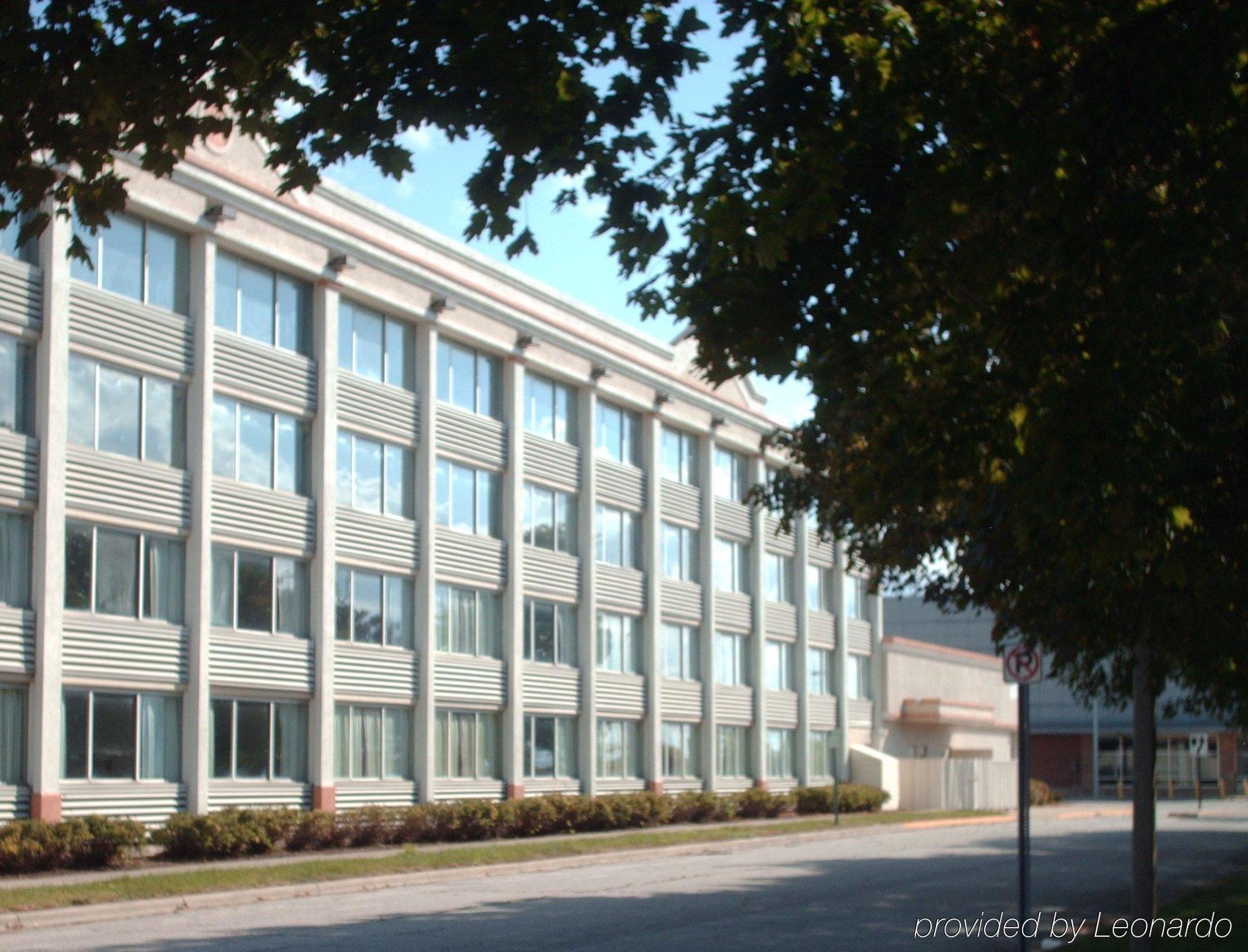 Inn Comfort Bay - Riverfront